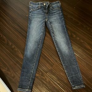 size 2 american eagle skinny jeans